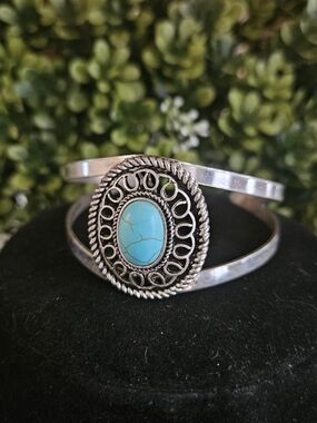 Turqoise and Silver Tone Cuff Bracelet, Western Jewelry